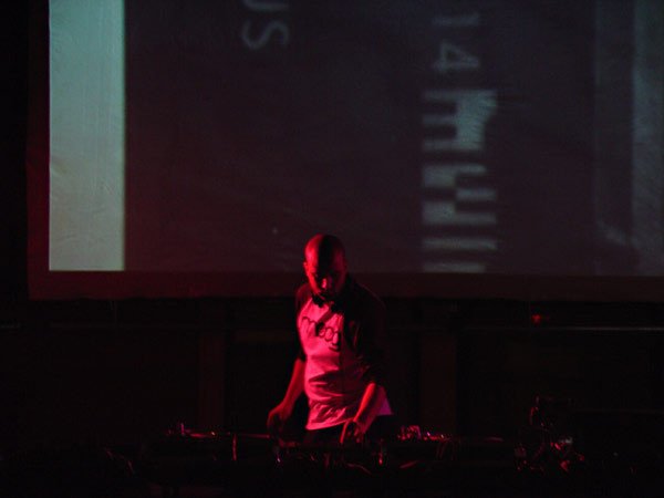DJ Vartan